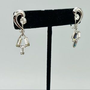 Vintage rhinestone clip on earrings clear baguette rhinestone dangles silver